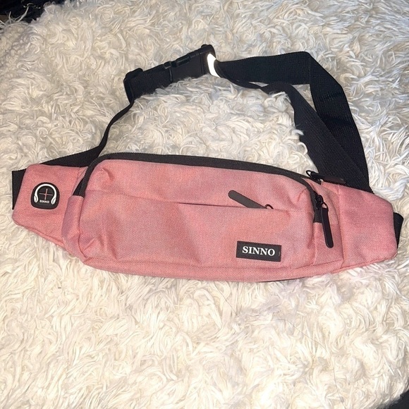 Sinno Travel Large Crossbody Fanny Travel Pack - Picture 4 of 6